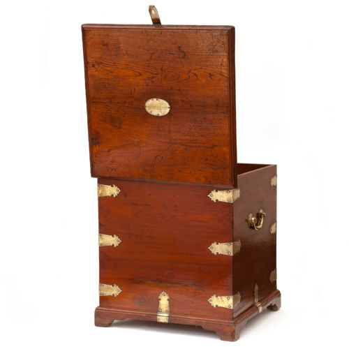 POLISHED ELM BRASS MOUNTED GENTLEMAN'S TRAVELLING CHEST - ADDITIONAL PHOTO 2