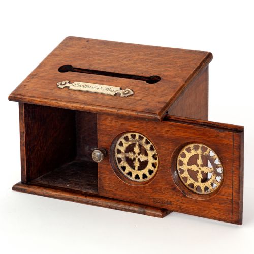 SUPER QUALITY BRASS MOUNTED OAK POST BOX - ADDITIONAL PHOTO 1