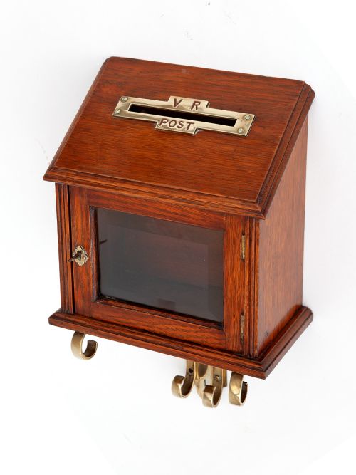 WALL MOUNTED OAK AND BRASS LETTER BOX - ADDITIONAL PHOTO 5