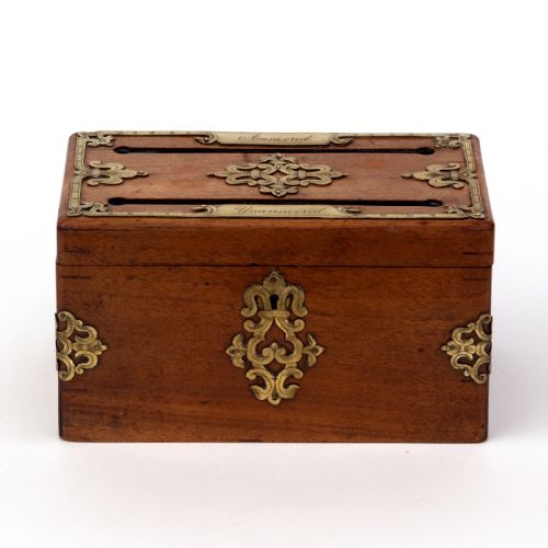 SMALL OAK AND BRASS MOUNTED CORRESPONDENCE COUNTRY HOUSE POST BOX - ADDITIONAL PHOTO 3