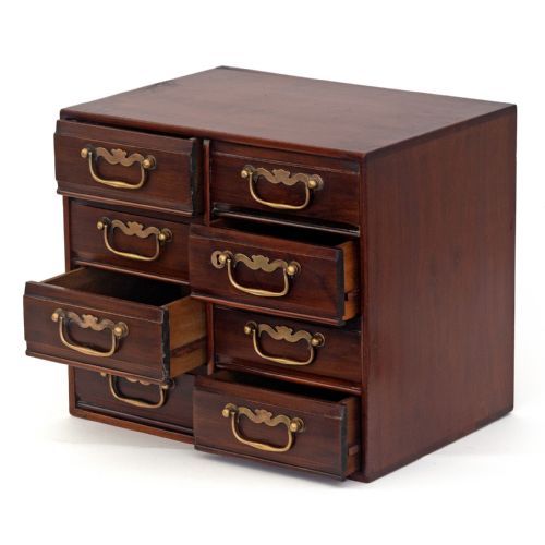 COMPACT MAHOGANY BANK OF DRAWERS WITH BRASS DROP HANDLES - ADDITIONAL PHOTO 2