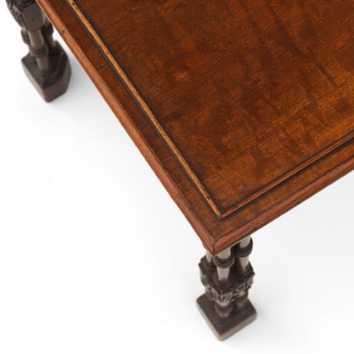 EXCEPTIONAL QUALITY SMALL MAHOGANY TABLE WITH FIDDLEBACK TOP - ADDITIONAL PHOTO 1