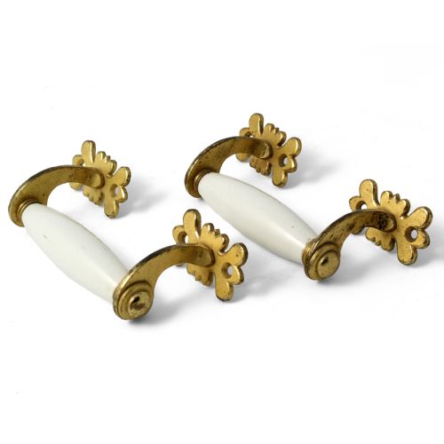 PAIR OF ANTIQUE GILDED BRASS AND CHINA DOOR HANDLES - ADDITIONAL PHOTO 1
