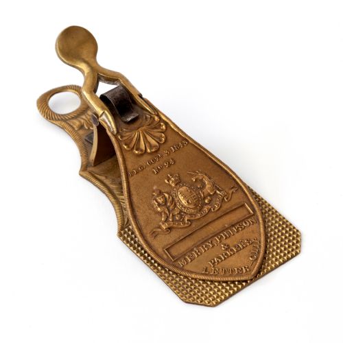 CAST BRASS DESK TOP OR WALL HANGING SPRUNG LETTER CLIP - ADDITIONAL PHOTO 1