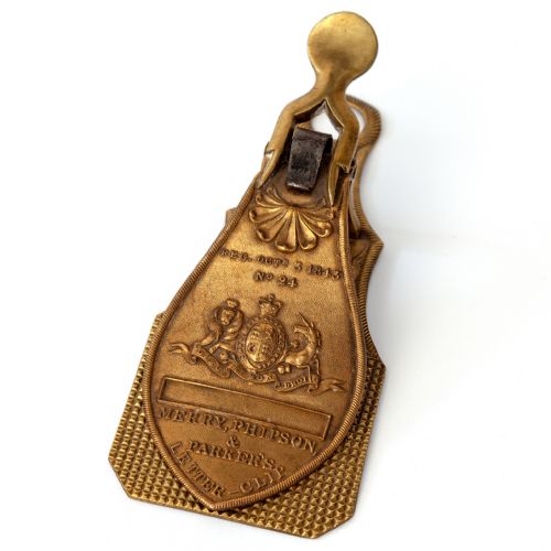 CAST BRASS DESK TOP OR WALL HANGING SPRUNG LETTER CLIP - ADDITIONAL PHOTO 2