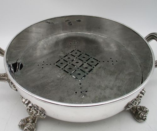 PAIR OF 19TH CENTURY SILVER PLATED WARMING DISHES BY DAN HOLY - ADDITIONAL PHOTO 6