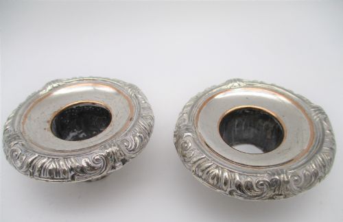 A FINE PAIR OF OLD SHEFFIELD PLATED CHAMBER CANDLESTICKS - ADDITIONAL PHOTO 6