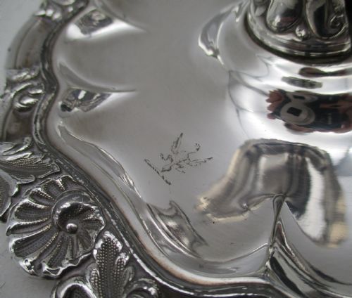 19TH CENTURY SILVER PLATED CHAMBER CANDLESTICK WITH CREST - ADDITIONAL PHOTO 1