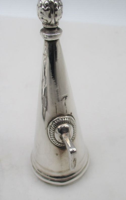 19TH CENTURY SILVER PLATED CHAMBER CANDLESTICK WITH CREST - ADDITIONAL PHOTO 3