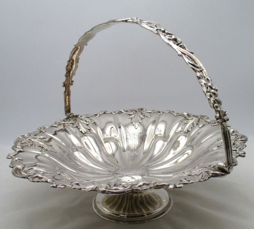GOOD LARGE 19TH CENTURY SILVER PLATED BREAD BASKET - ADDITIONAL PHOTO 1
