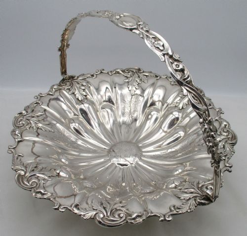 GOOD LARGE 19TH CENTURY SILVER PLATED BREAD BASKET - ADDITIONAL PHOTO 2