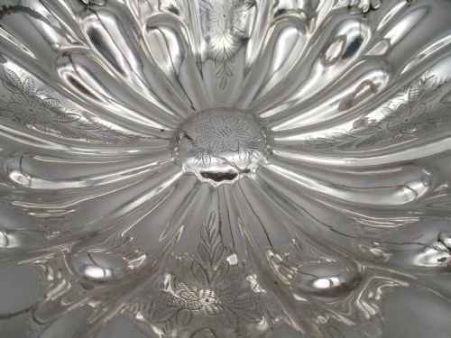 GOOD LARGE 19TH CENTURY SILVER PLATED BREAD BASKET - ADDITIONAL PHOTO 3