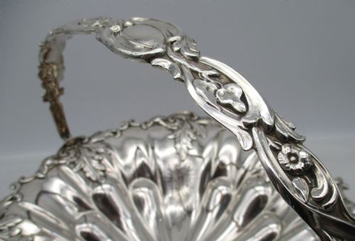 GOOD LARGE 19TH CENTURY SILVER PLATED BREAD BASKET - ADDITIONAL PHOTO 4