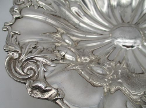 GOOD LARGE 19TH CENTURY SILVER PLATED BREAD BASKET - ADDITIONAL PHOTO 5