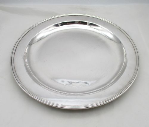 GOOD PAIR OF HEAVY 14 SILVER PLATED CHARGERS - ADDITIONAL PHOTO 1