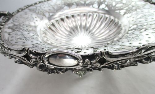FINE 19TH CENTURY SILVER PLATED BASKET - ADDITIONAL PHOTO 4