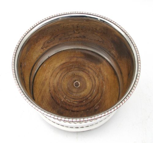 GOOD PAIR OF DEEP OLD SHEFFIELD PLATED WINE BOTTLE COASTERS - ADDITIONAL PHOTO 2