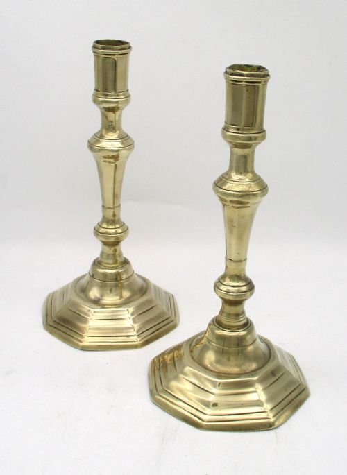 PAIR OF 18TH19TH CENTURY BRASS CANDLESTICKS - ADDITIONAL PHOTO 2