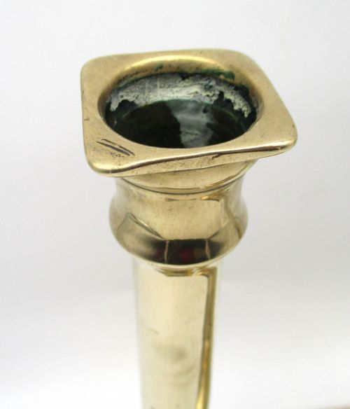 GOOD PAIR OF BRASS COLUMN CANDLESTICKS 18TH19TH CENTURY - ADDITIONAL PHOTO 2