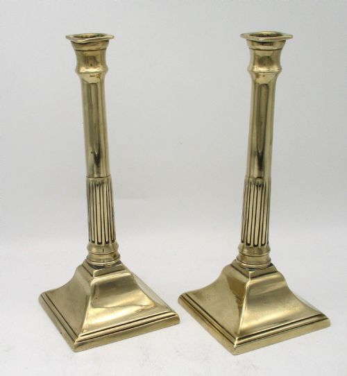 GOOD PAIR OF BRASS COLUMN CANDLESTICKS 18TH19TH CENTURY - ADDITIONAL PHOTO 4