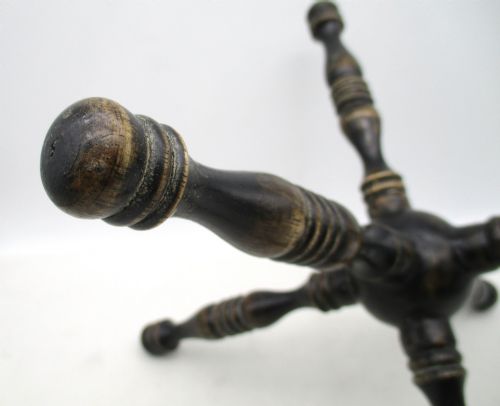 19TH CENTURY WOODEN FIRESIDE STAND FIRE CAT - ADDITIONAL PHOTO 3