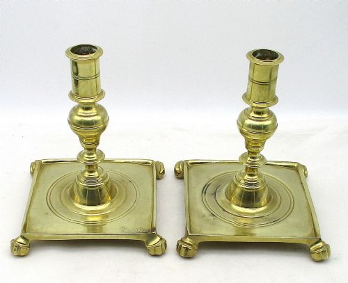 FINE PAIR OF BRASS CANDLESTICKS C1900 - ADDITIONAL PHOTO 1