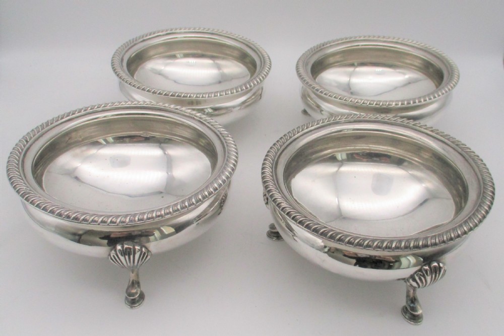 Unusual Set of 4 Large Silver Plated Bowls  - Diameter 14.5cm View VI