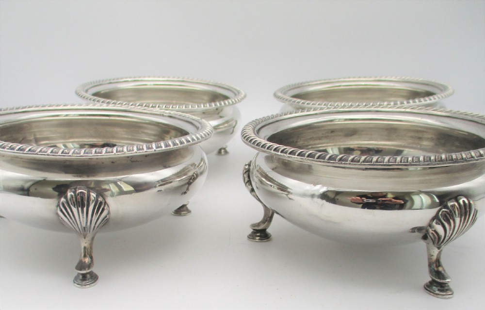 Unusual Set of 4 Large Silver Plated Bowls  - Diameter 14.5cm View VIII