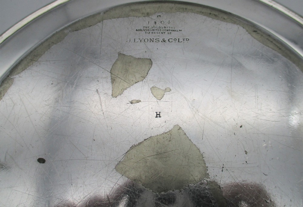 A Set of 8 Silver Plated Dinner Plates c1920 View VI