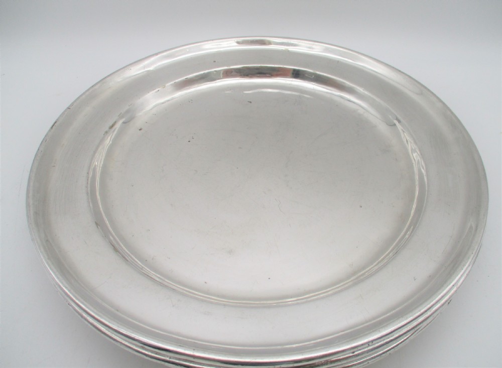 A Set of 8 Silver Plated Dinner Plates c1920 View VII