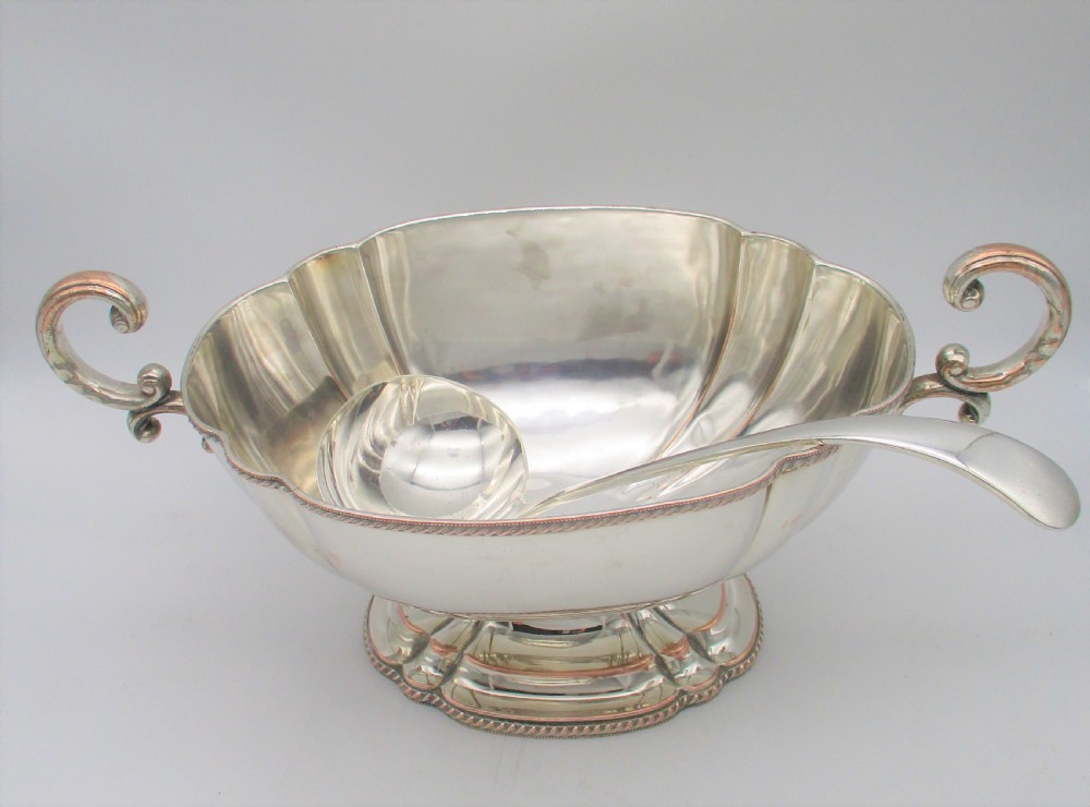 A Fine 19th Century Silver Plated Soup Tureen in a Neo Classical Style View III