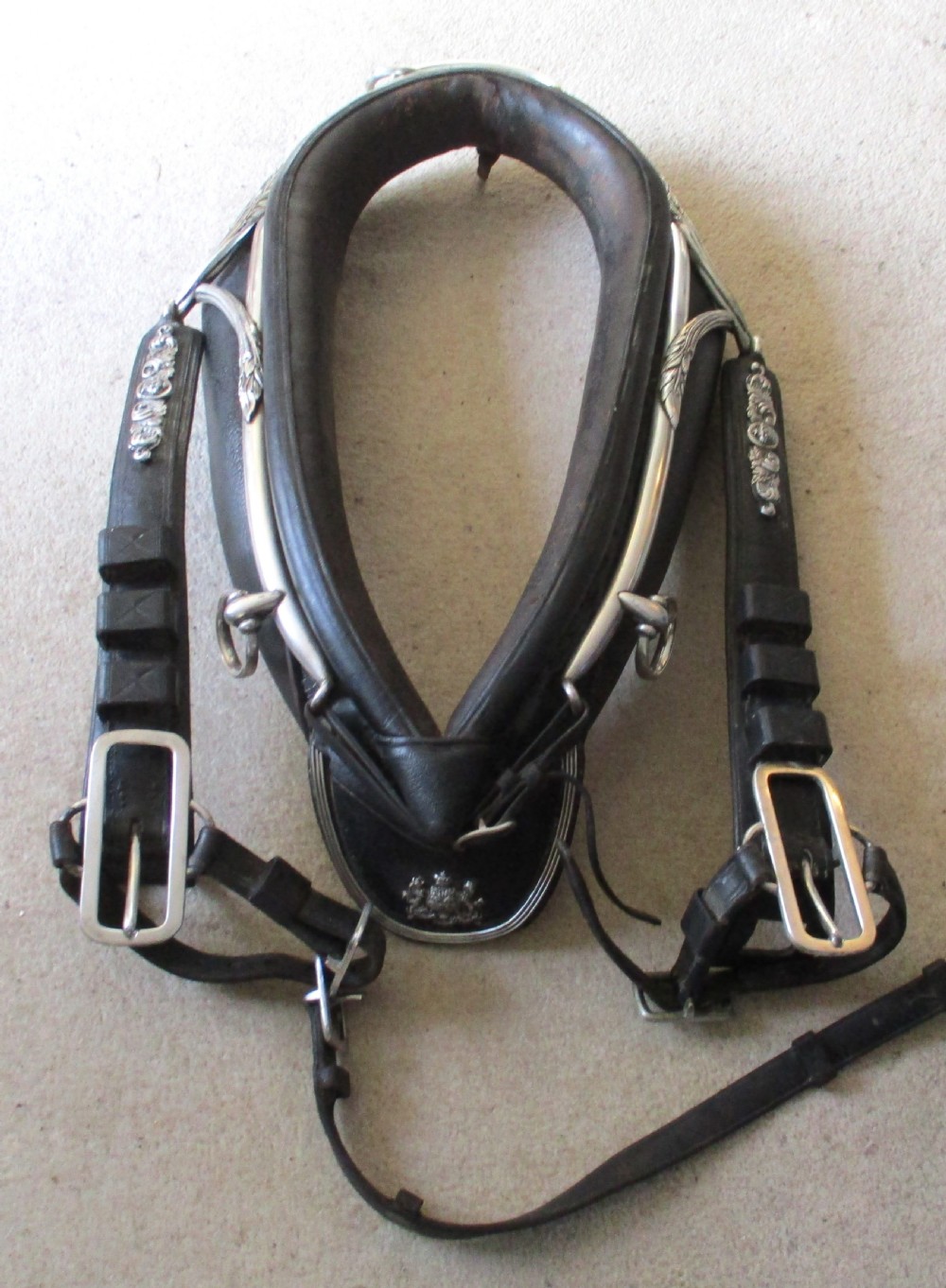 Rare Crested 19th Century Leather & Silver Plated Horse Collar & Tack View II