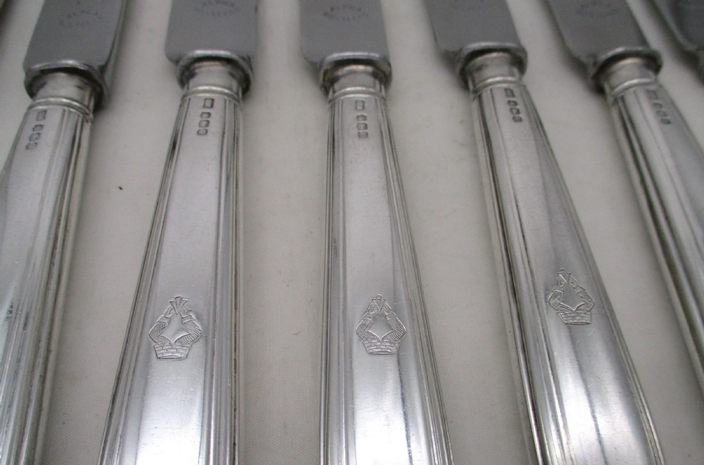 Set of 10 Silver Handled Dinner Knives - Sheffield 1927 View IV