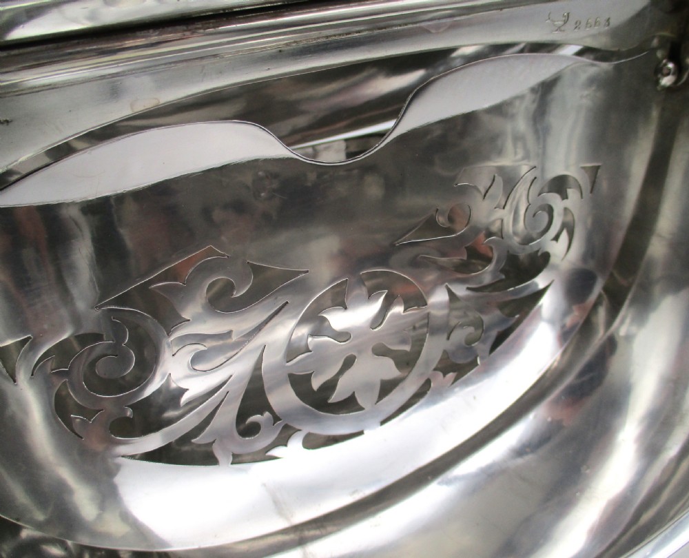 Fine Silver Plated Biscuit Box by Roberts & Belk 1879 View IX