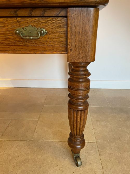 OAK WRITING TABLE - ADDITIONAL PHOTO 2