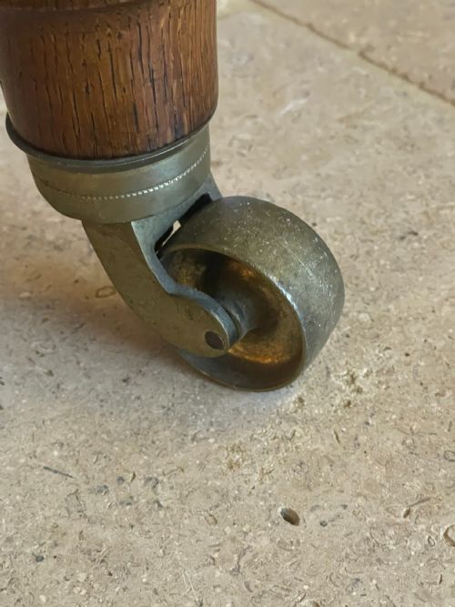 OAK WRITING TABLE - ADDITIONAL PHOTO 5
