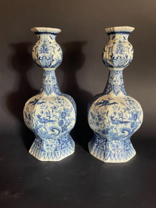 pair of delft vases - CATEGORY: ANTIQUE VASES - DATED 1900