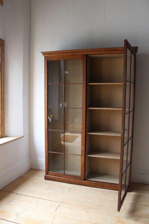 20TH CENTURY GLAZED BOOKCASE - ADDITIONAL PHOTO 4
