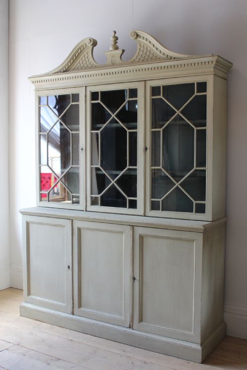19TH CENTURY ASTRAGAL BOOKCASE - ADDITIONAL PHOTO 1