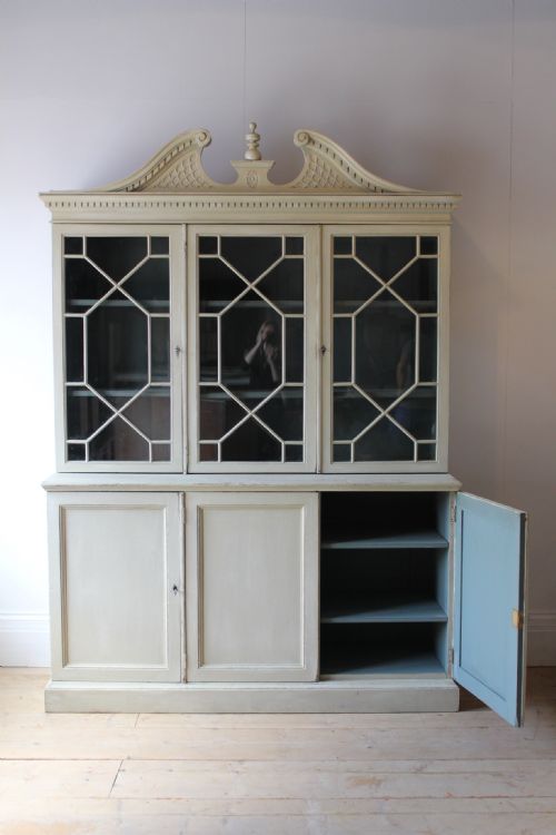 19TH CENTURY ASTRAGAL BOOKCASE - ADDITIONAL PHOTO 2