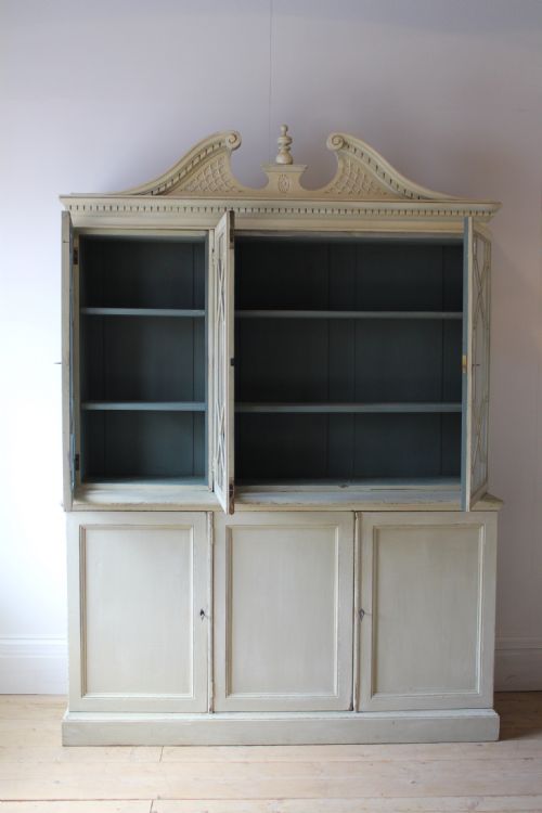 19TH CENTURY ASTRAGAL BOOKCASE - ADDITIONAL PHOTO 3
