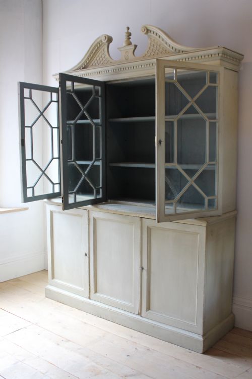 19TH CENTURY ASTRAGAL BOOKCASE - ADDITIONAL PHOTO 4