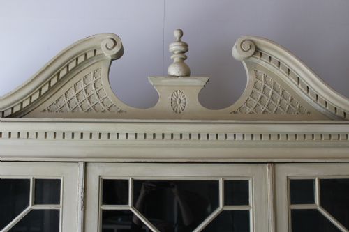 19TH CENTURY ASTRAGAL BOOKCASE - ADDITIONAL PHOTO 5