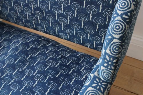 ARTS AND CRAFTS WALNUT SOFA - ADDITIONAL PHOTO 3