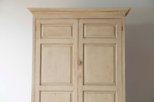GEORGE III PINE CUPBOARD - ADDITIONAL PHOTO 3