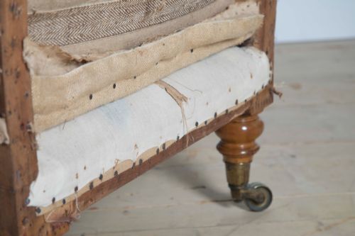 COUNTRY HOUSE CAMEL BACK SOFA - ADDITIONAL PHOTO 6