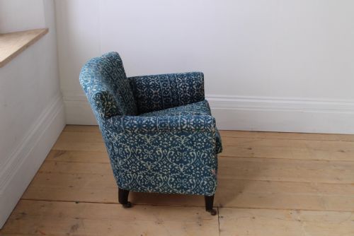 20TH CENTURY WOODSTOCK STYLE ARMCHAIR - ADDITIONAL PHOTO 1