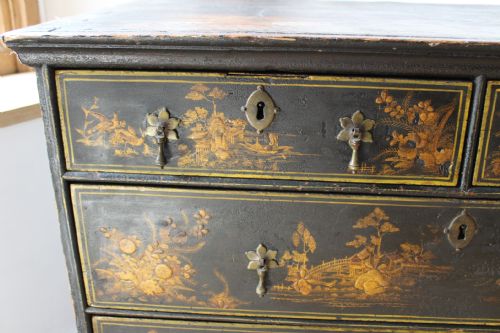 18TH CENTURY CHINOISERIE CHEST - ADDITIONAL PHOTO 3