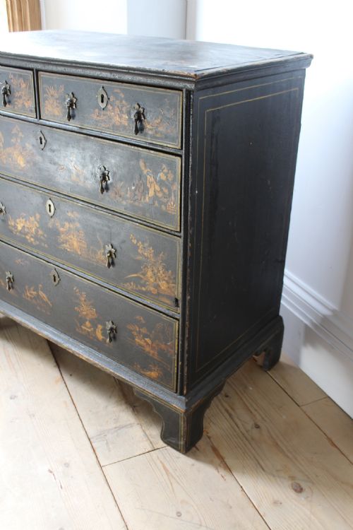 18TH CENTURY CHINOISERIE CHEST - ADDITIONAL PHOTO 4