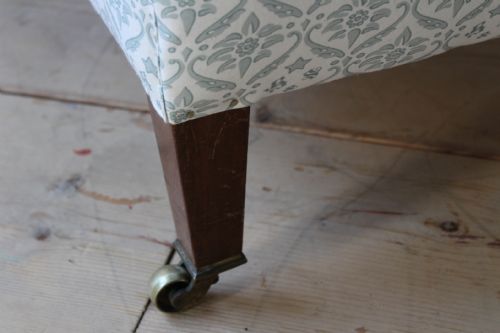 HOWARD AND SONS ARMCHAIR - ADDITIONAL PHOTO 5
